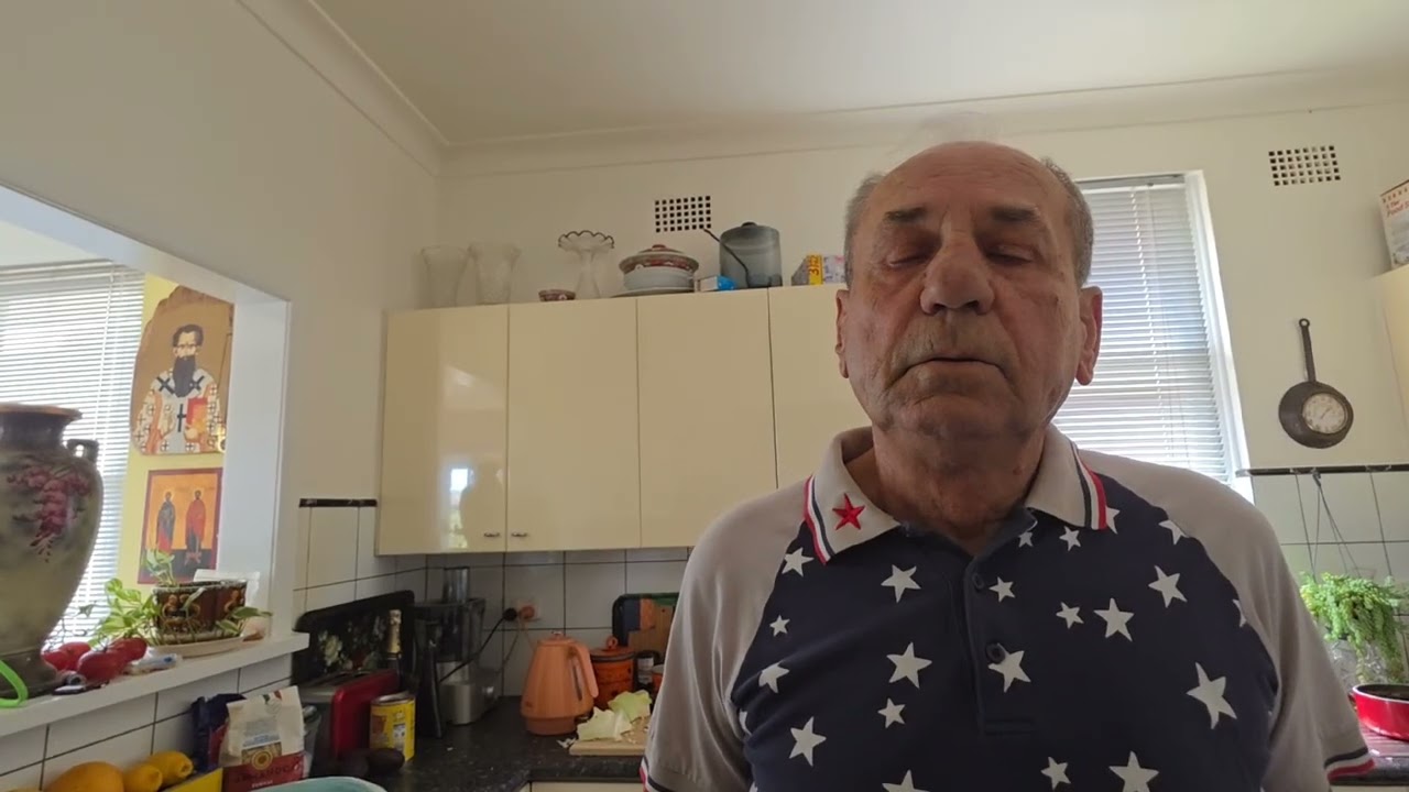 Сегодня праздник у Микицы . Необычноё небо в Австралии . Элла Австралия