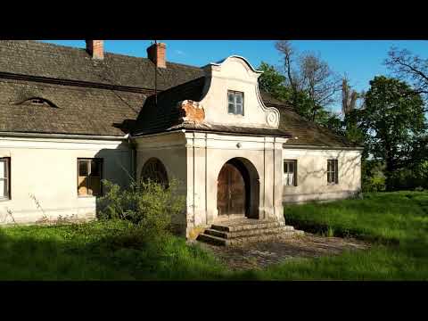 XVII w. Stylowy Dworek Polski w Nikisiałce Małej. Dron