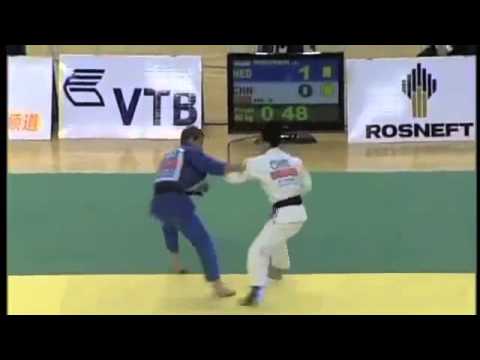JUDO 2009 GP Qingdao: Jeroen Mooren (NED) - Yun Long He (CHN)