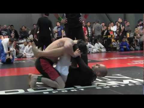 Submission #39: Michael --- (10th Planet Jiu Jitsu) vs Joey --- (?)