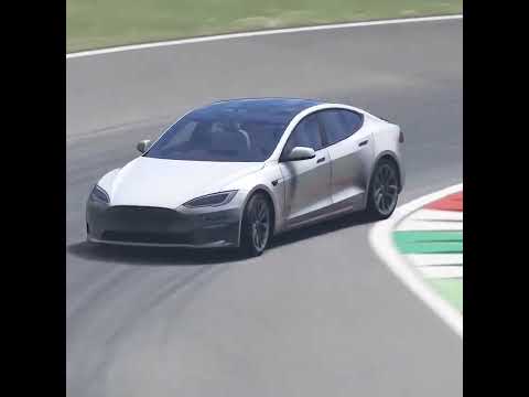 How fast is an #F1 car? Ferrari F1 2024 vs Tesla Model S Plaid at Monza