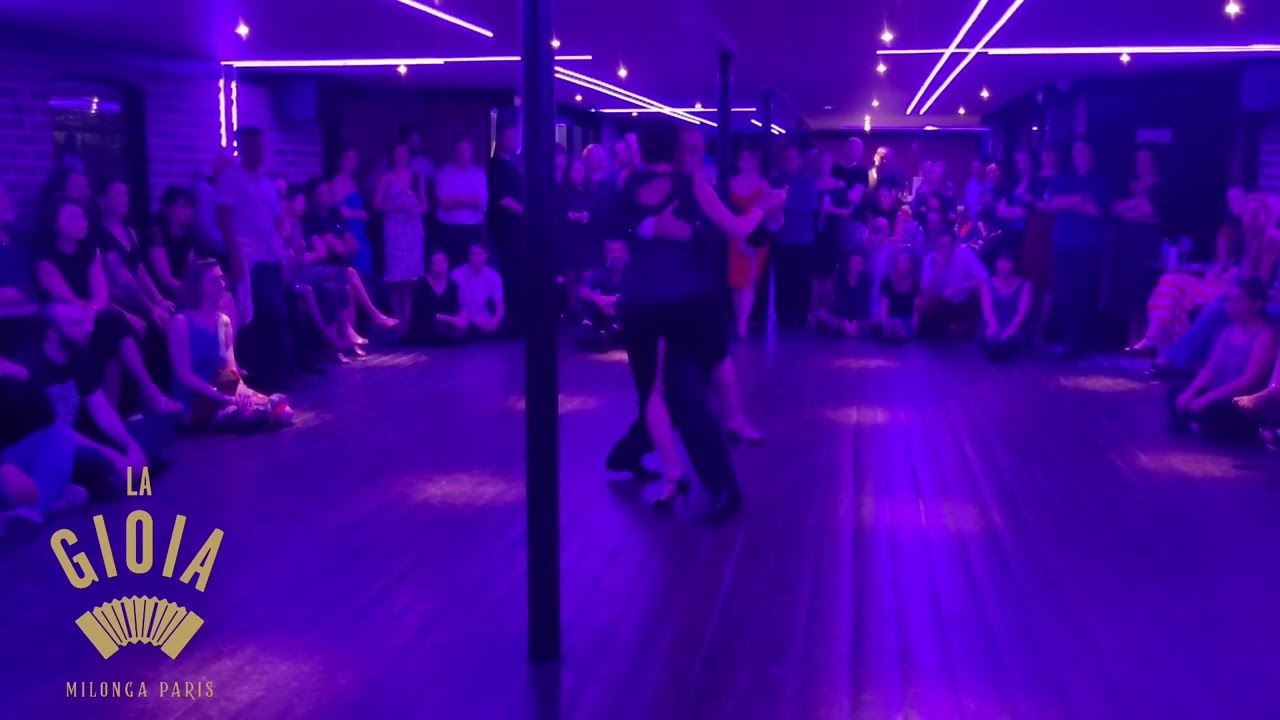 Video thumbnail for Show Esteban Moreno Claudia Codega à la milonga la Gioia 2/4