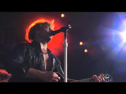 download lagu mp3 mp4 Bon Jovi When We Were Beautiful Live, download lagu Bon Jovi When We Were Beautiful Live gratis, unduh video klip Bon Jovi When We Were Beautiful Live