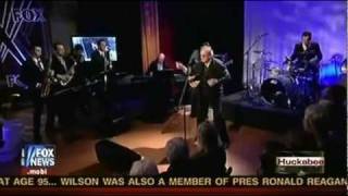 Danny Aiello on Mike Huckabee 12 5 2009