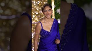Download lagu Mrunal Thakur hot in saree #mrunalthakur #neelakkuyil #apnabanaleremix #aparnadas #zaynmarie mp3