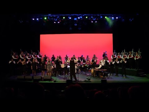 TAN DE'I ! - Kimiad ar soudard yaouank / Bagad Cap Caval, Phil'Armorik Orchestra & Barba Loutig