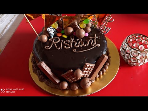 Beautiful chocolate cake decoration 😋