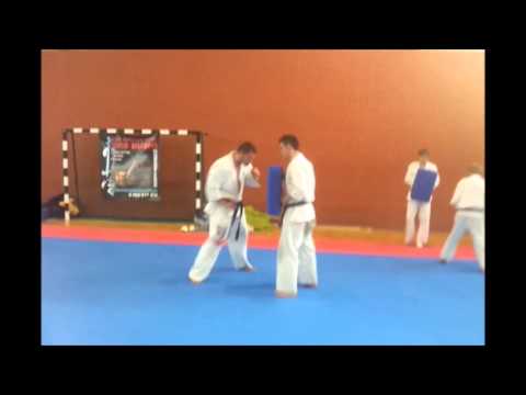 Łukasz Guzik Obóz Letni Karate Kyokushin Górowo Iławieckie   trening techniczny na tarczach