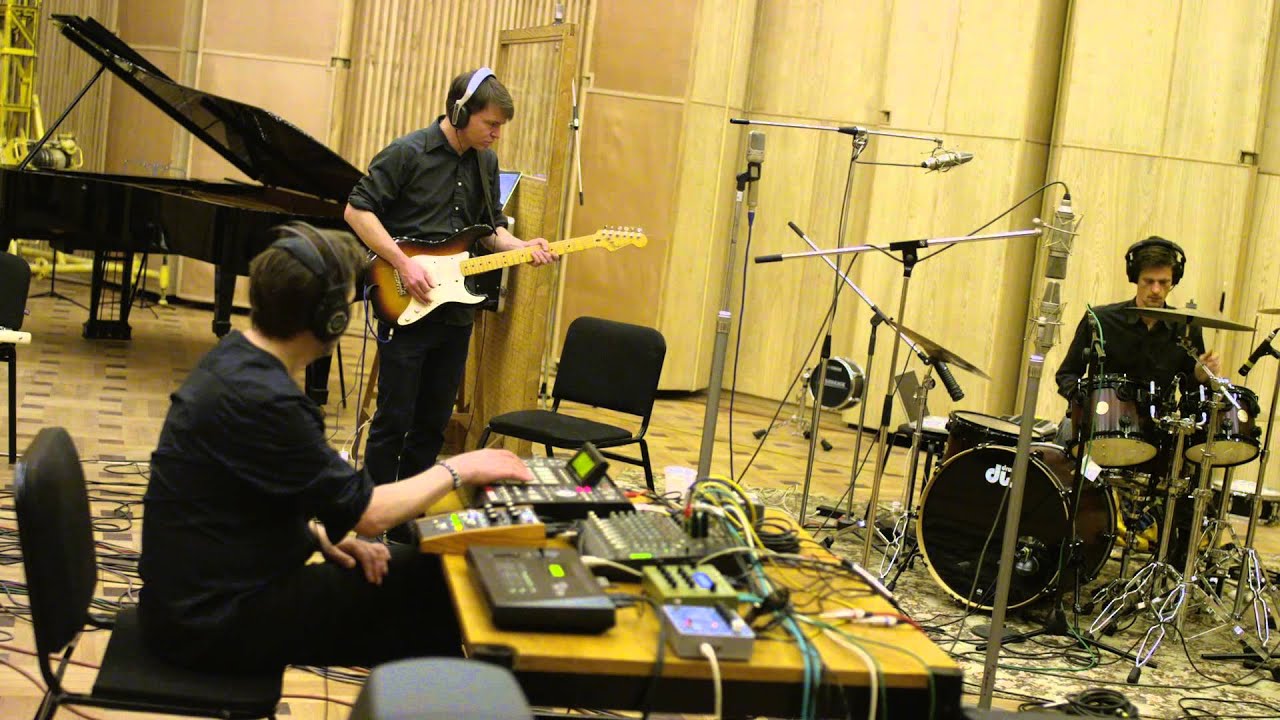 KREIDLER IN 2+2=22 [THE ALPHABET] BY EMIGHOLZ