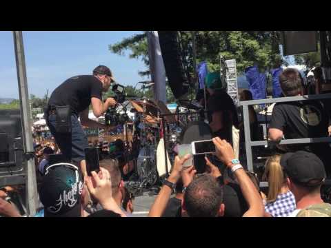 Chad Smith and Taylor Hawkins drum off with pots and pans - Culinary Stage Bottlerock