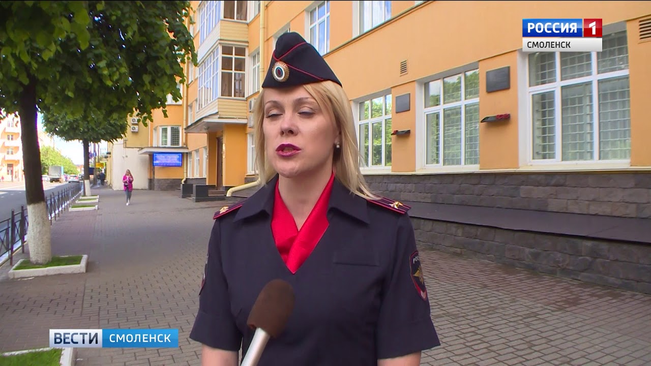 ВАЗ-2109 сбил на тротуаре двух женщин и маленькую девочку в Смоленске