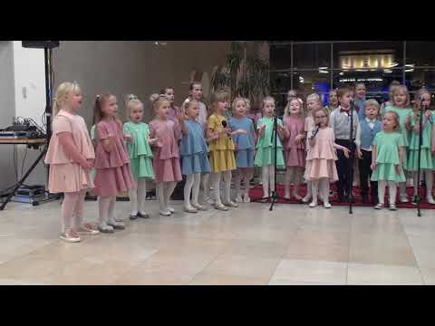 SULLE-MULLE - LAULUPESA | Laulupesa Jõulukontsert kaubamajas 15.12.2017