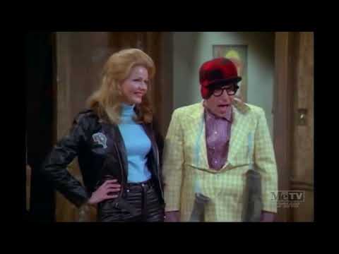 Happy Days - '"Fonzie Goes Undercover in a Female Gang" - The Fonz