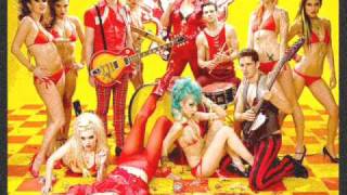 Semi precious weapons - Her hair is on fire Lyric