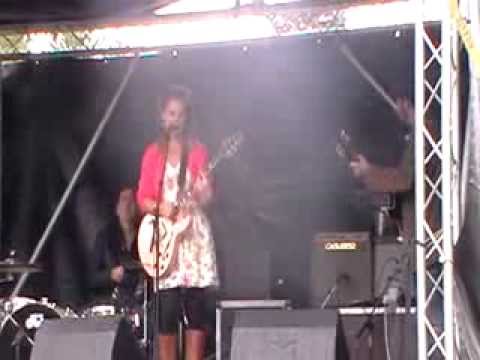 Sunningdale Carnival 2013 - Jewels and the Jacuzzis - 7 - Baby You Got Me Crazy