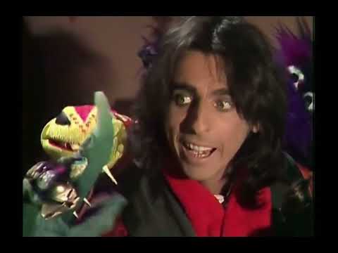 The Muppet Show - 307: Alice Cooper - Cold Open (1978)