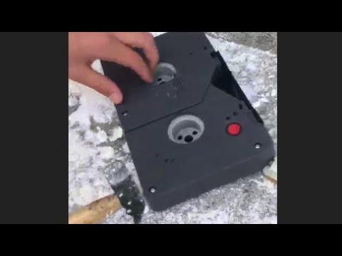 HO ROTTO UNA VIDEO CASSETTA  CON UN MARTELLO!?!?!?!?