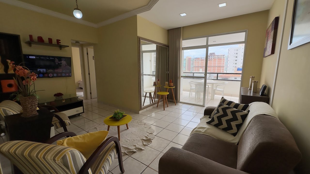 Apartamento na quadra do mar da Praia do Morro com sol da manhã