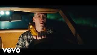 Kadr z teledysku Driving To Nowhere tekst piosenki Nathan Evans