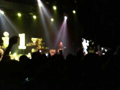 Lily Allen - Oh My God (Kaiser Chiefs Cover) + Everything's Just Wonderful [Live @ São Paulo]