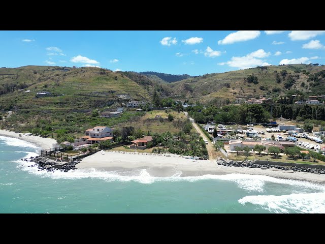 IL SOGNO DI UNA VILLA AL MARE E NON SOLO…