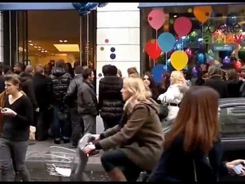 Paris COLETTE -15th Anniversary CARNIVAL.wmv
