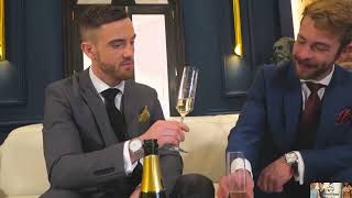 Hombres de negocios disfrutando una cena elegante | Corto gay