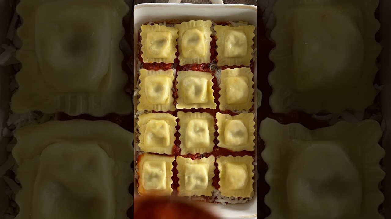 Ravioli Lasagna Recipe, so easy to make! #mezzetta #recipe #mealplan #lasagna #easyrecipes #italian