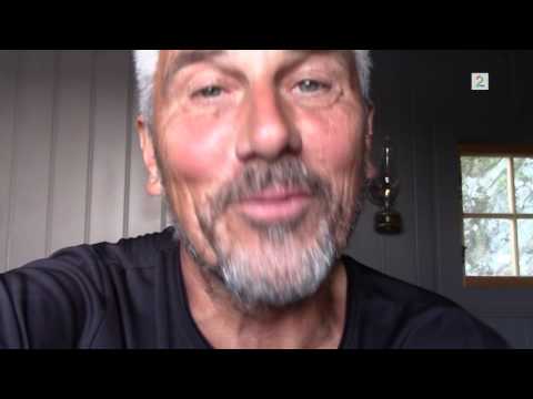 Farmen Jarl irritert på én av de andre deltakerne