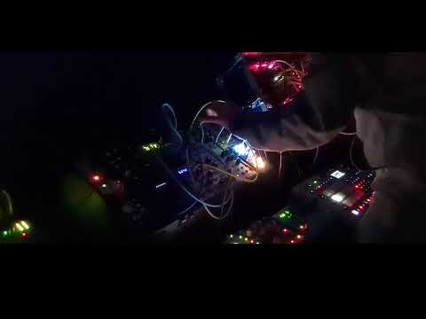 Ben Featherstone live (Doepfer Dark Energy & Eurorack modular synths)