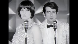 L&#39;esercito del selfie Takagi Ketra con testo in stile karaoke