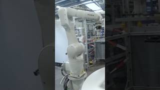 Intelligently programmed robots assemble supercomputers