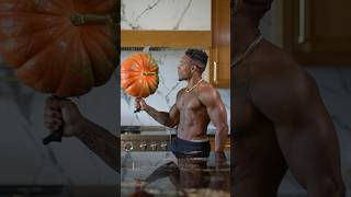 We’re more of a sweep potato pie type of family, but this pumpkin pie absolutely hitt..🙌🤤