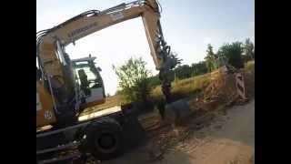 preview picture of video '2 Excavators'