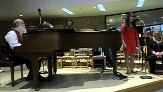 AVE MARIA.   AMBER SINGING.