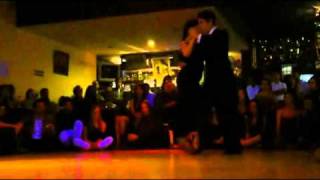 MARIA INES BOGADO Y SEBASTIAN JIMENEZ EN LA MILONGA 10 03/04