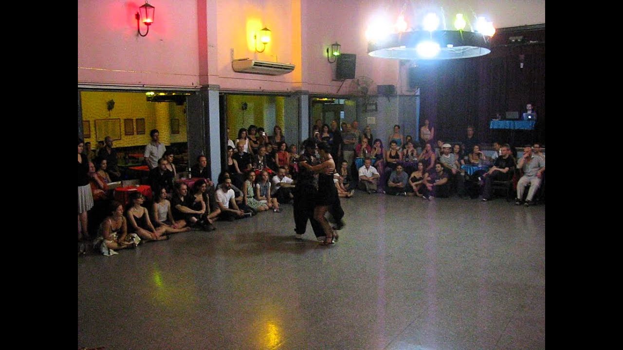 GASTÓN TORELLI y MOIRA CASTELLANO en Viva La Pepa Milonga (2/4)