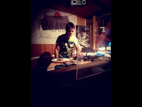 Dj Karlito za mixom Pioneer cdj 400