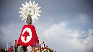 preview picture of video 'Ofrenda de flores a la Virgen del Pilar Zaragoza 2014'