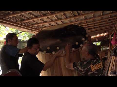 Perajin Bedug di Desa Keniten, Kabupaten Banyumas