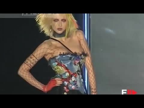 CHRISTIAN DIOR Spring Summer 2001 Paris 3 of 4 Haute Couture by Fashion Channel