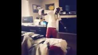 Soulja Boy - Pour Up  (New Dance)