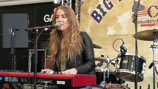 Ingrid Andress - &quot;Lady Like&quot; (Live in London)