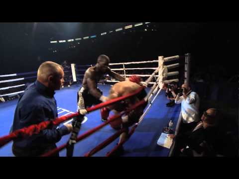 Denton Daley vs Jason Douglas - Controversial Finish