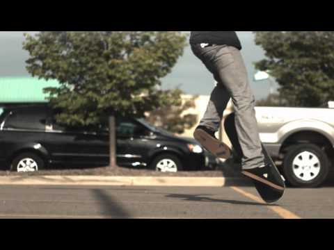 Skateology: 360 hardflip (1000 fps slow motion)