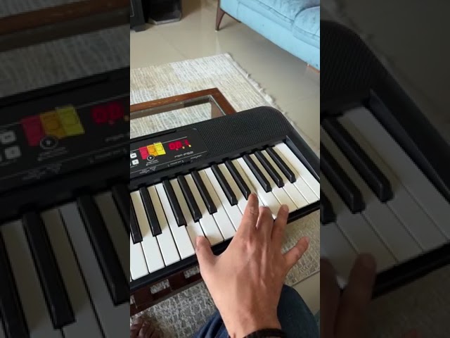 Vídeo relacionado con Yamaha PSR-F52 - Teclado digital portátil y compacto con 61 teclas, 144 voces de instrumentos y 158 estilos de acompañamiento, color negro