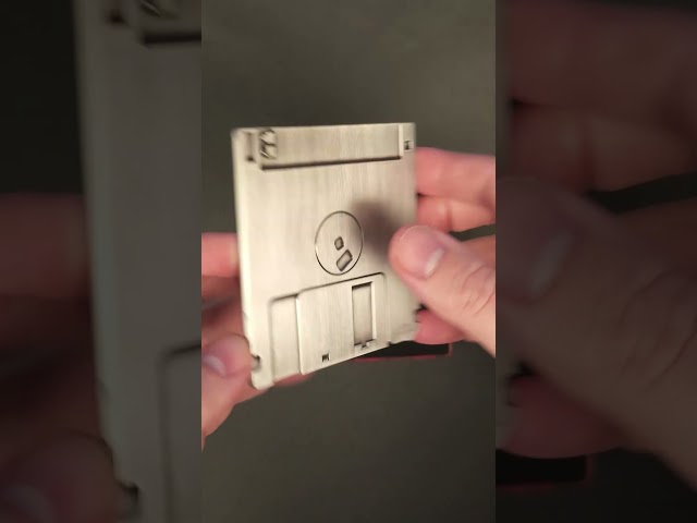 Vídeo relacionado con DOOM Floppy Disk Limited Edition, 45 x 45 mm, Metal Caucho