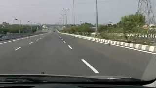 preview picture of video 'Figo doing 80 to 140+ km/hr in NH45 @ Perambalur overbridge'