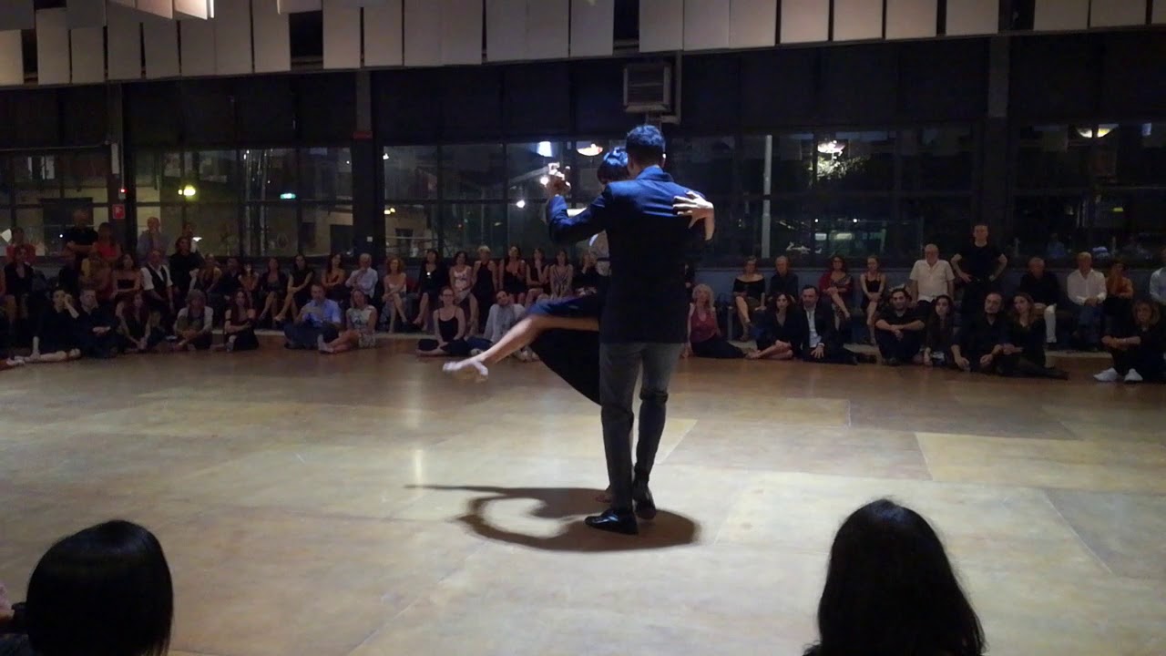 Martirena Mayo e Rodrigo Palacios in "Tus Palabras y la Noche", milonga "Il Fortino"