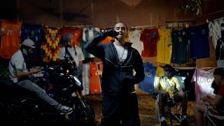 Skinny Flex - ESTAMOS GUCCI (Official Video)